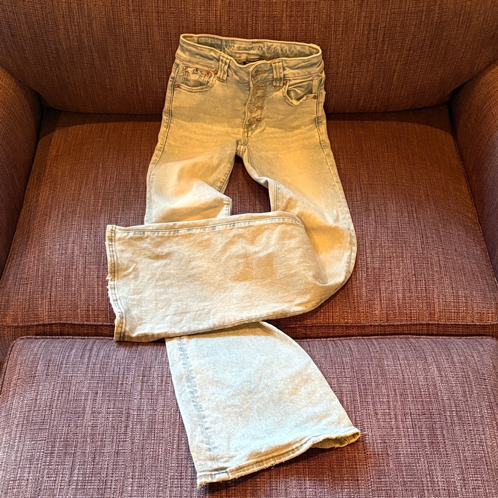 American Eagle Outfitters Light Blue Flare Jeans - size 000